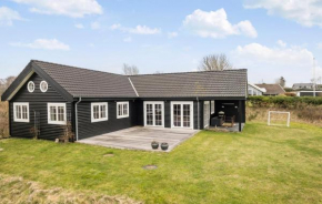 Gorgeous Home In Fårevejle With Kitchen, Fårevejle Kirkeby